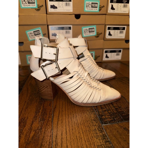 Gianni Bini White Leather Strappy Buckle Block Heel Ankle Booties Women 8M - Picture 6 of 7